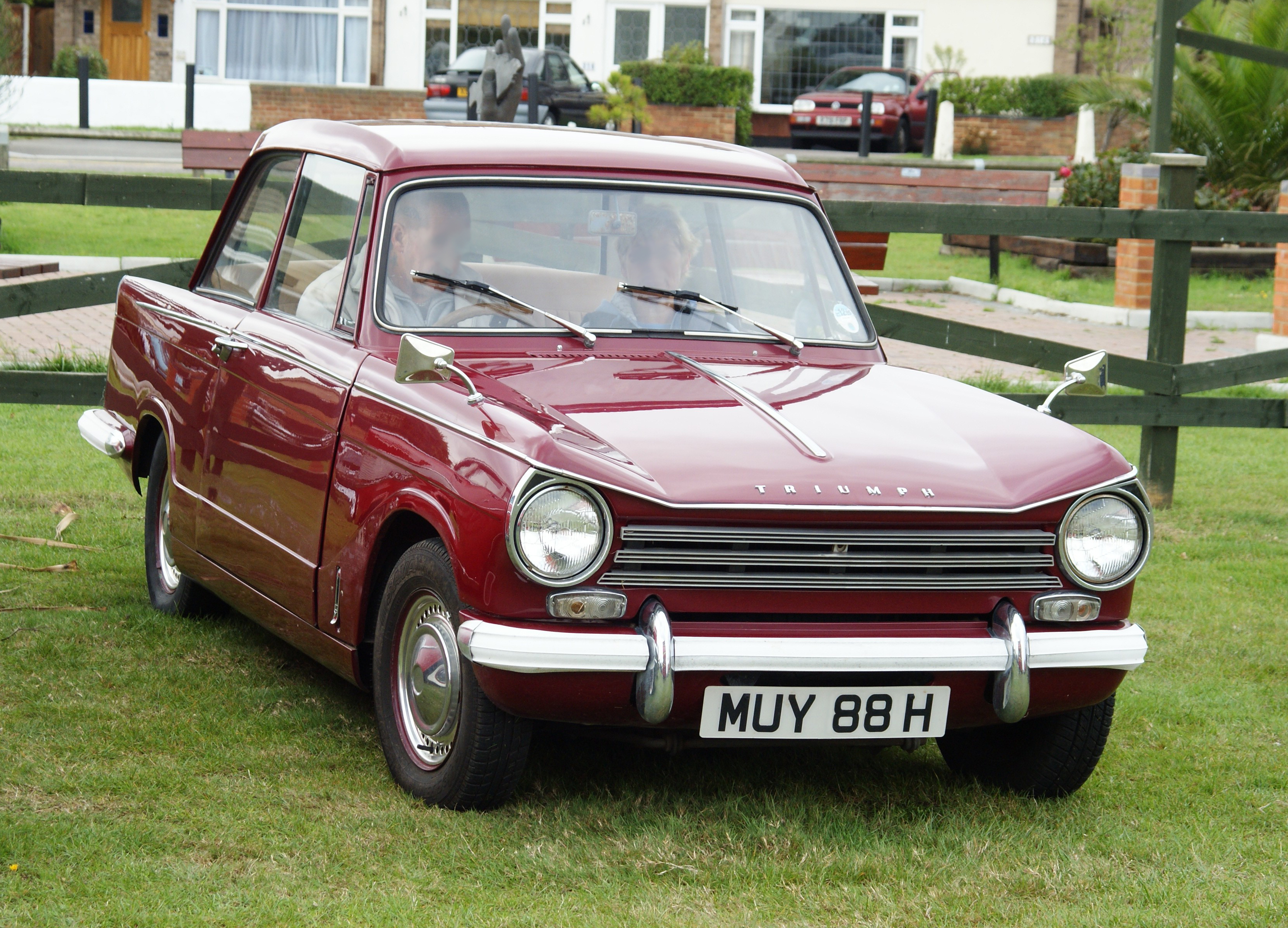 Triumph_13.60_saloon.jpg