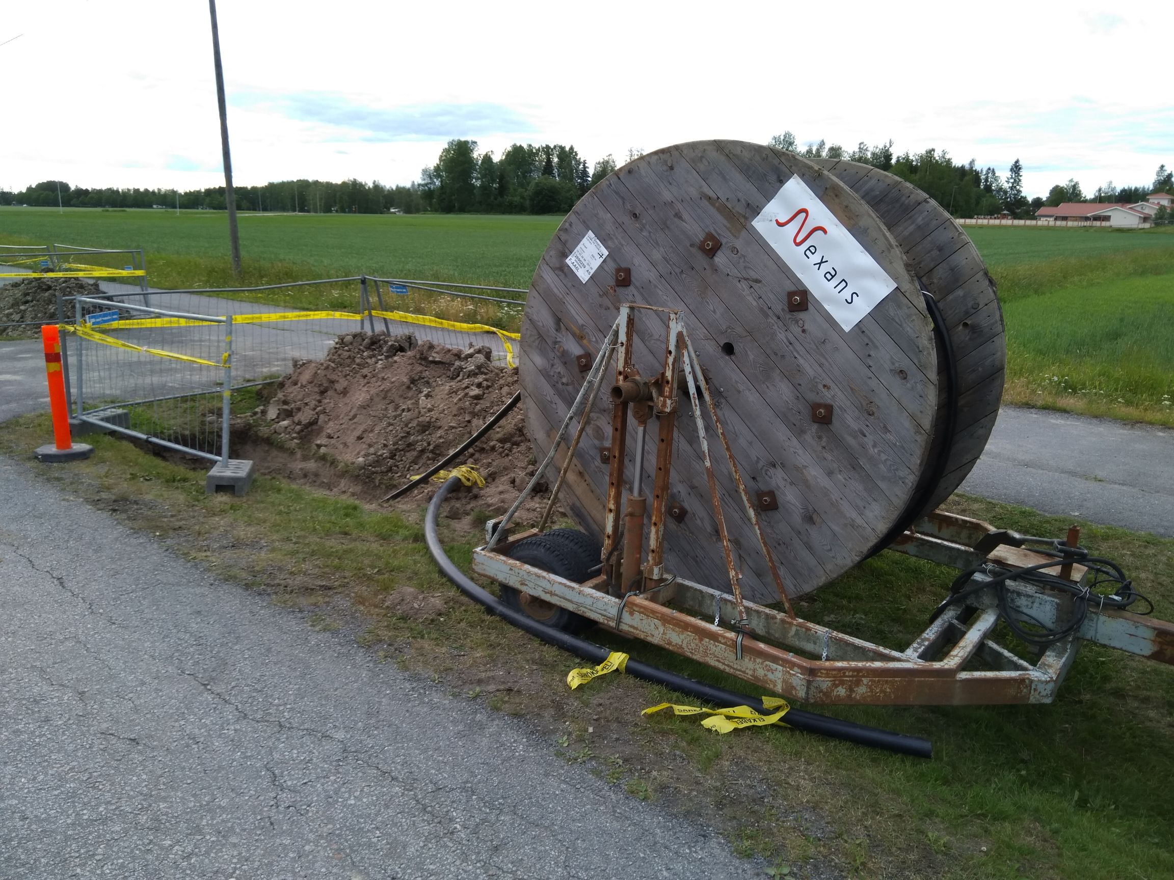 20190627_AXMK4x240_kela_alituskuopan_reunalla.jpg